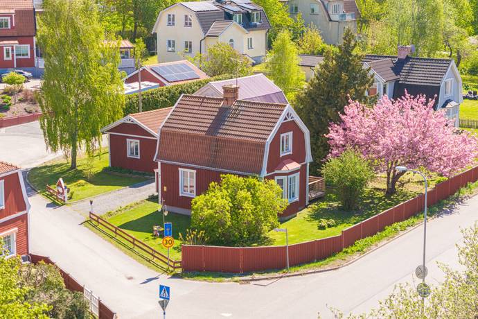 3 rum villa på Backgränd 2 Centralt, Upplands Väsby kommun - bild 1