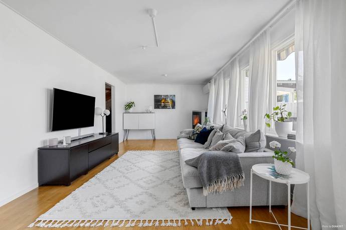 6 rum parhus på Erikslundsvägen 124 Erikslund, Täby kommun - bild 2