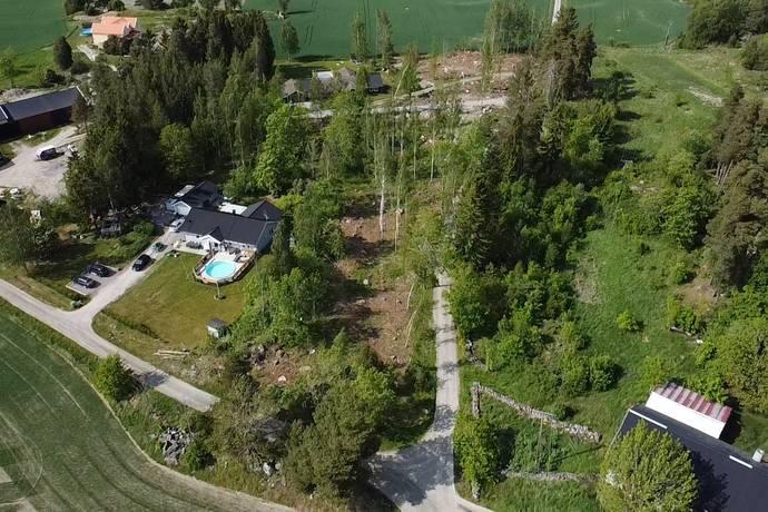 tomt på Nu finns tillfälle att köpa tomt i Vansö och bygga ditt drömhus med ett lugnt och lantligt läge!   Strängnäs, Strängnäs kommun - bild 2