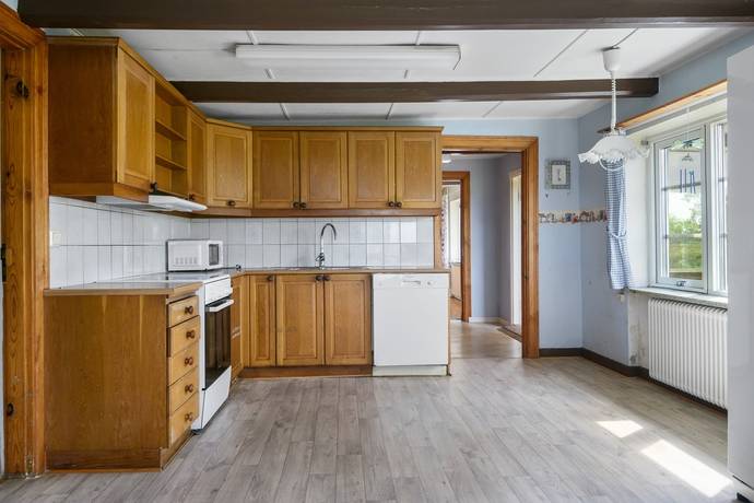8 rum gård utan jordbruk på Hammenhögsvägen 56 Hammenhög - Borrby, Simrishamns kommun - bild 4
