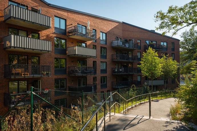 3 rum Lägenhet på Tellusborgsvägen 42, vån 1 Midsommarkransen Stockholms kommun - bild 17