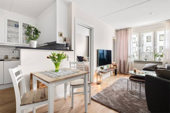 2 rum lägenhet på Råcksta Gårdsväg 28 Vällingby - Råcksta Trädgårdsstad, Stockholms kommun - bild 1