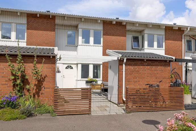 5 rum radhus på Bäckvägen 108 Arlöv, Burlövs kommun - bild 1