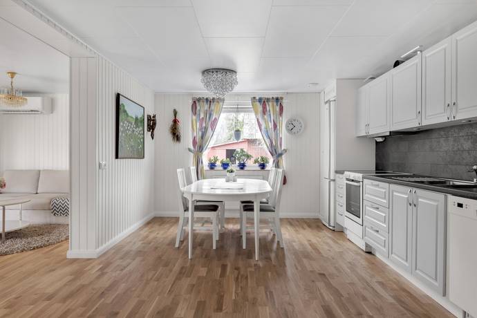 2 rum Gård med jordbruk på Tranbyn Ränniln 112 Alunda Östhammars kommun - bild 10