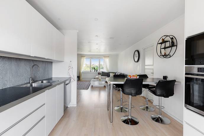 3 rum lägenhet på Helsingforsgatan 29, 3 tr Akalla, Stockholms kommun - bild 1