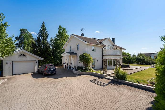 8 rum villa på Barrstigen 12 Bollstanäs, Upplands Väsby kommun - bild 1