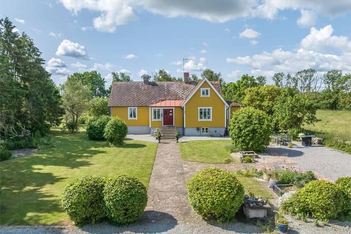 4 rum gård utan jordbruk på Folkeslunda bygata 16 Långlöts Socken, Borgholms kommun - bild 1