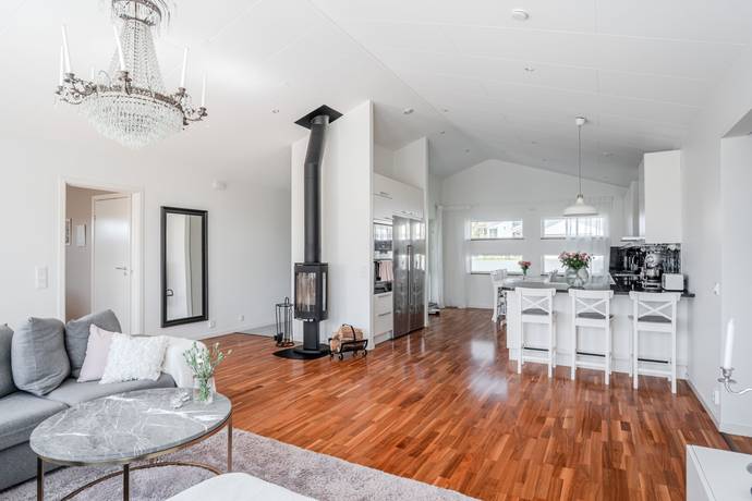 6 rum villa på Kaprifolvägen 2 Örsundsbro, Enköpings kommun - bild 5