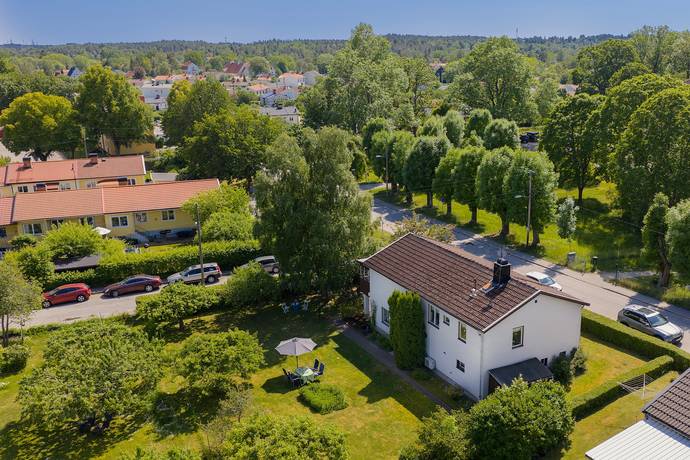 7 rum villa på Harvstigen 10 Långbro, Stockholms kommun - bild 1