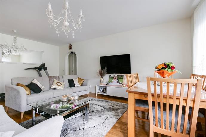 2 rum lägenhet på Skarpbrunnavägen 131, nb Botkyrka-eriksberg, Botkyrka kommun - bild 4