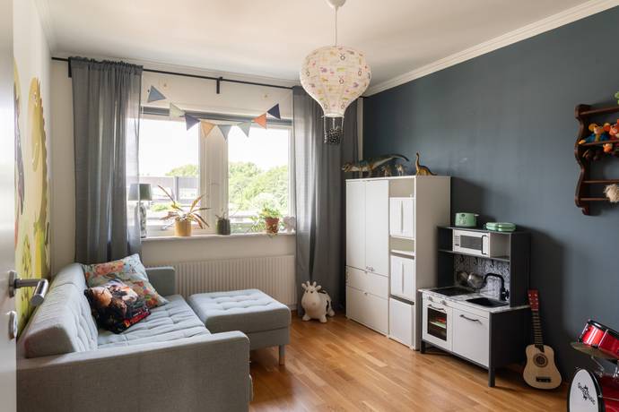 5 rum Radhus på Bronsdolksgatan 5 Brandthovda Västerås kommun - bild 40