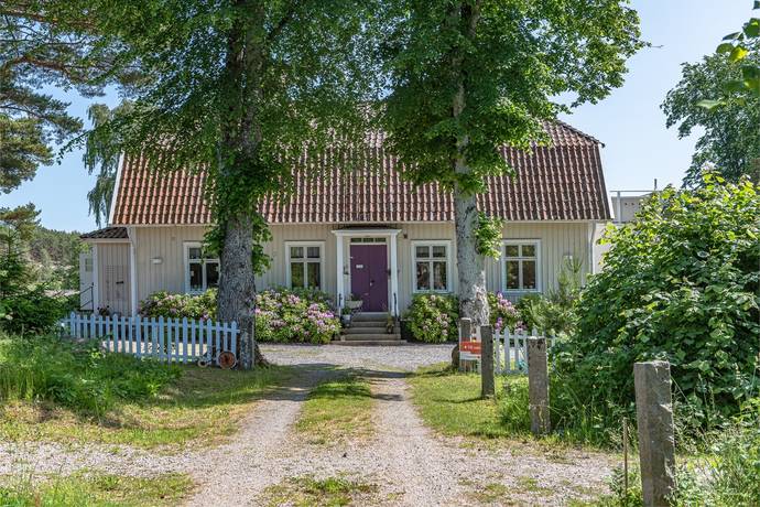 8 rum villa på Tjärnö Prästgård, Tjärnövägen 3 Tjärnö, Strömstads kommun - bild 1