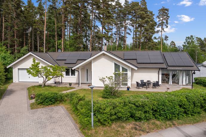 Lillegårdsvägen 7, Sjölunda/Fästa, Lidköpings kommun
