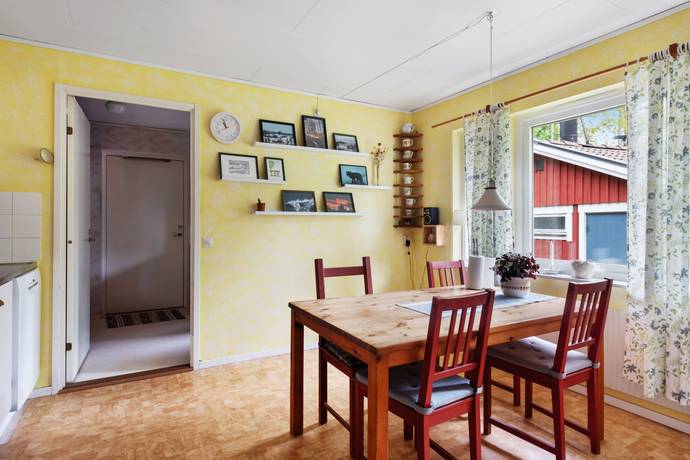 4 rum Vinterbonat fritidshus på Backbyvägen 203 Singö Norrtälje kommun - bild 8