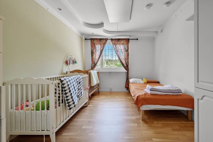 8 rum Villa på Åvägen 6 Runby Upplands Väsby kommun - bild 26