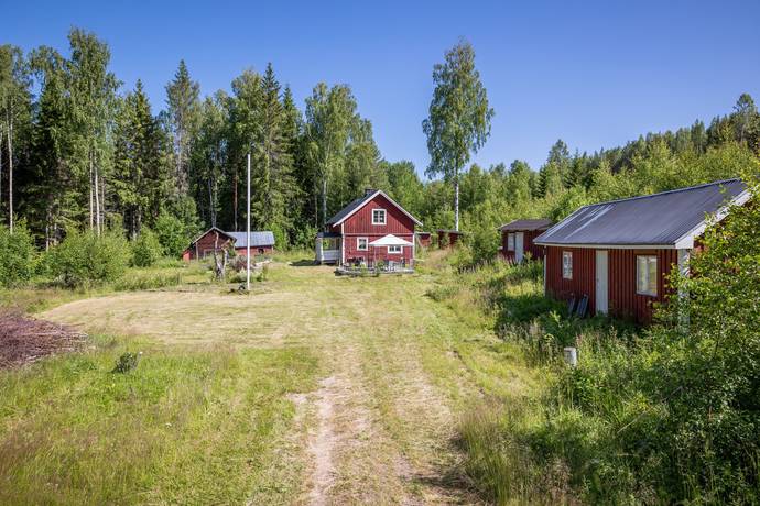 villa på Holmenvägen 79 och 81 Färila, Föne, Ljusdals kommun - bild 2