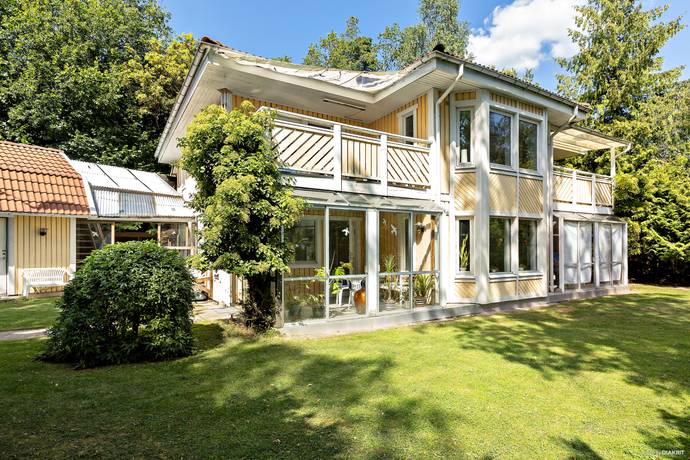 6 rum villa på Vårvägen 4 Tullinge, Botkyrka kommun - bild 1