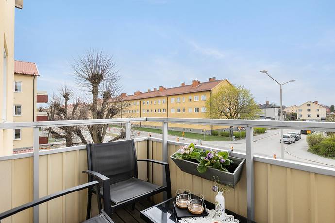 2 rum lägenhet på Hertig Karls Allé 64 Centralt Väster, Örebro kommun - bild 3