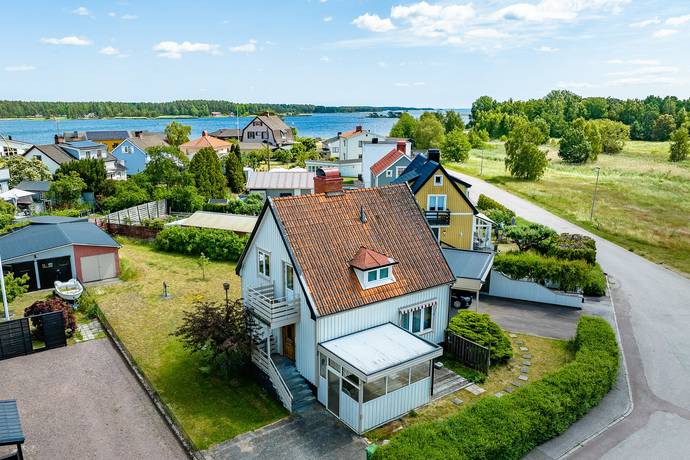 3 rum villa på Strömgatan 3 Kuggås, Mönsterås kommun - bild 2