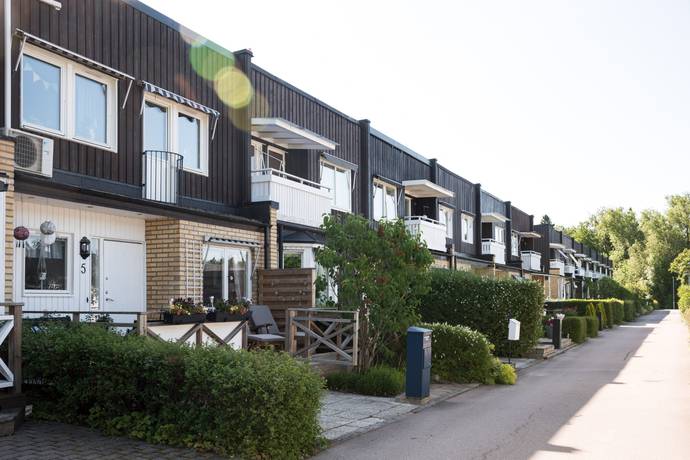 5 rum Radhus på Bronsdolksgatan 5 Brandthovda Västerås kommun - bild 47