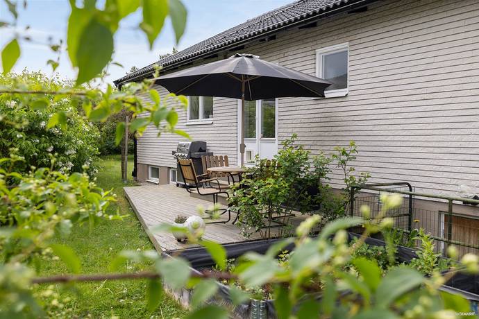 5 rum villa på Ekenkällsgatan 2 Fanna, Enköpings kommun - bild 1