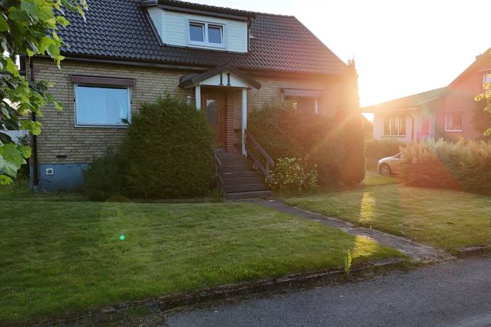 villa på Skolgatan 11 Hillerstorp, Gnosjö kommun - bild 1