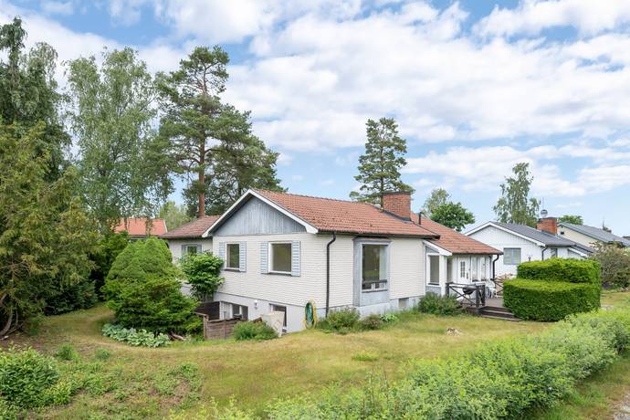 villa på Lisebergsvägen 60 Vendelsömalm, Haninge kommun - bild 1