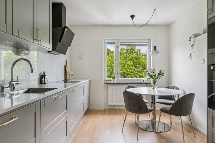 2 rum lägenhet på Ölmevägen 8, 3tr Farsta - Centrum, Stockholms kommun - bild 5