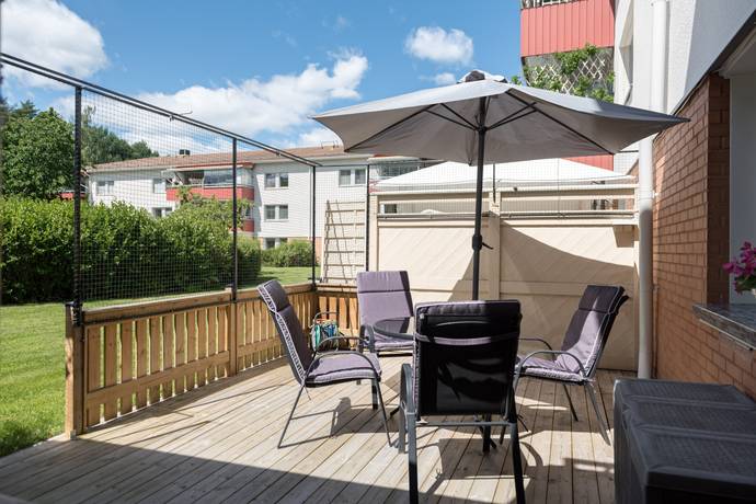 4 rum lägenhet på Knotavägen 19 Bjurhovda, Västerås kommun - bild 2
