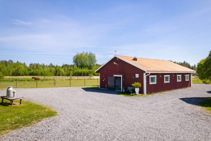 5 rum gård med jordbruk på Åkerby Nygård Åkerby, Eskilstuna kommun - bild 3