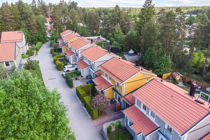 5 rum villa på Solskensgränd 14 Polhem, Järfälla kommun - bild 1
