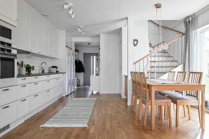 5 rum Par-/kedje-/radhus på Plantslingan 62 Länna Huddinge kommun - bild 9