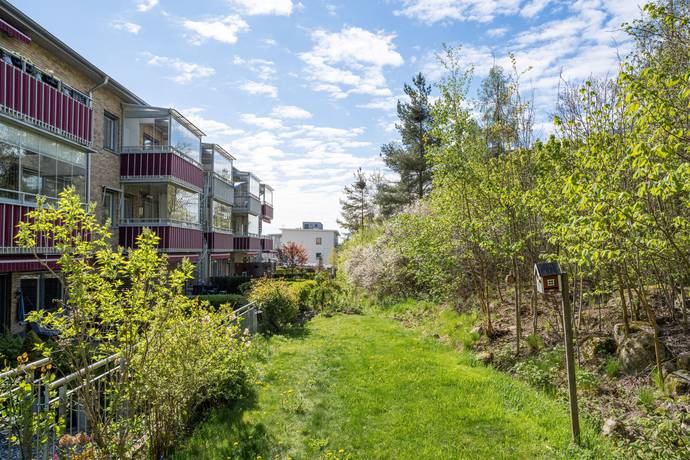 3 rum lägenhet på Varpvägen  9 Strängnäs, Strängnäs kommun - bild 1
