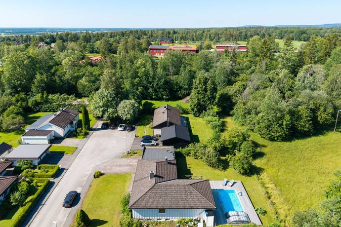 8 rum villa på Tomtavägen 30 Vintrosa, Örebro kommun - bild 5