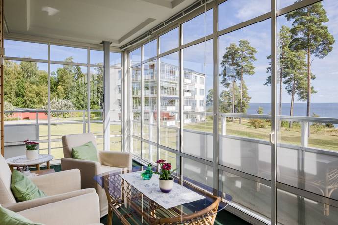 Furuhällsvägen 72, Villa Giacomina, Lidköpings kommun