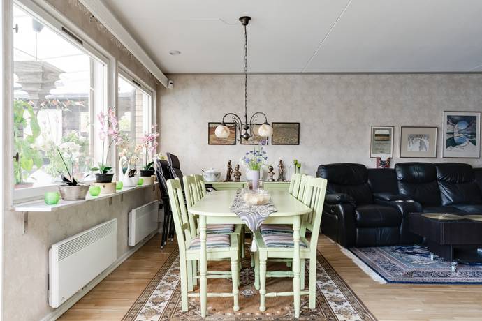 5 rum Kedjehus på Berberisvägen 10 Måsta Eskilstuna kommun - bild 8