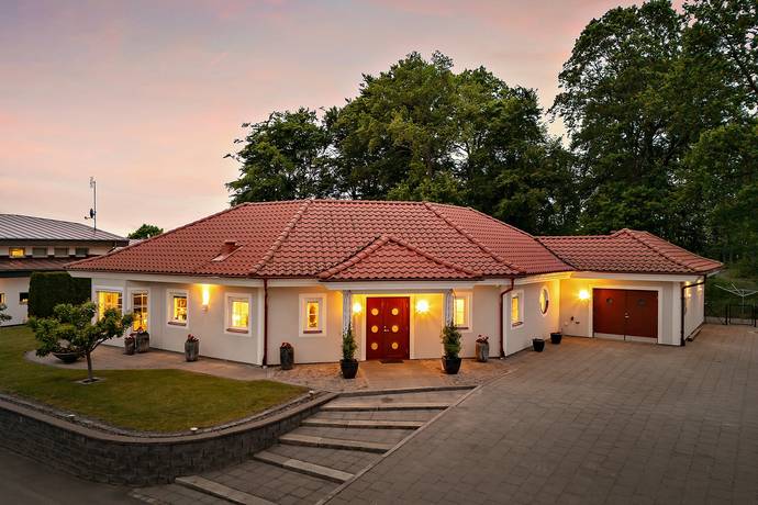 4 rum villa på Strandängsvägen 16 Hässleholm - Finjasjöpark, Hässleholms kommun - bild 1