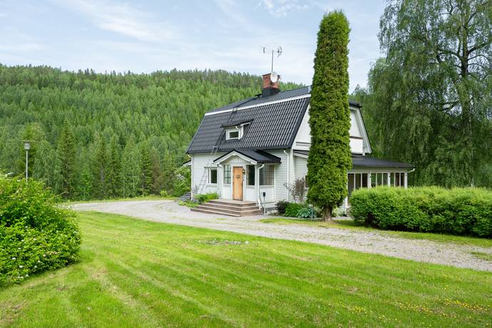 5 rum gård/skog på Hemgraven 128 Nedansjö, Sundsvalls kommun - bild 1