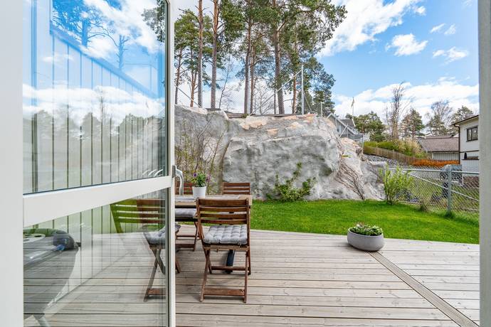 5 rum Par-/kedje-/radhus på Torpängsgatan 1B Ängby Knivsta kommun - bild 8