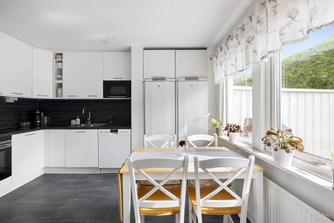 4 rum parhus på Gläntastigen 21 Uthamra, Vallentuna kommun - bild 4