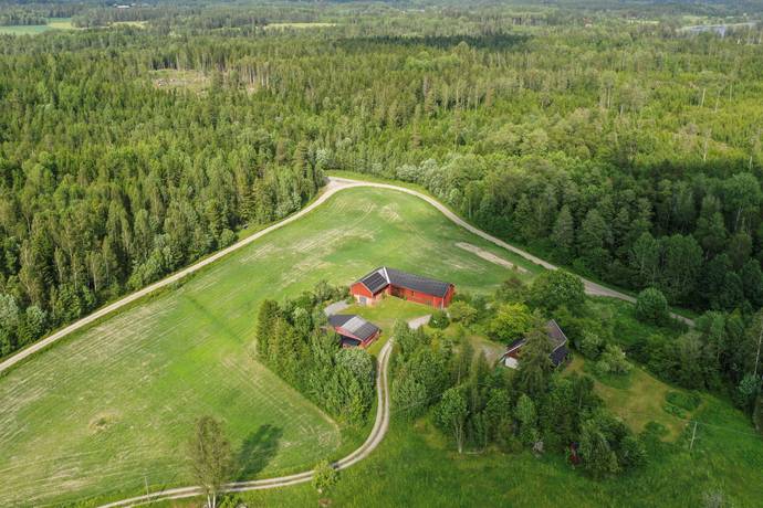 6 rum Gård med jordbruk på Bosjön 101 Lindesbergs kommun - bild 2