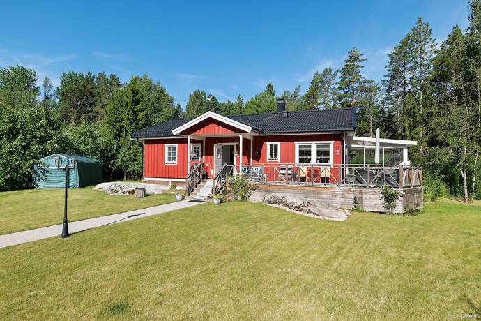 4 rum vinterbonat fritidshus på Nyodlingsvägen 12 Riala-Sättra, Norrtälje kommun - bild 1