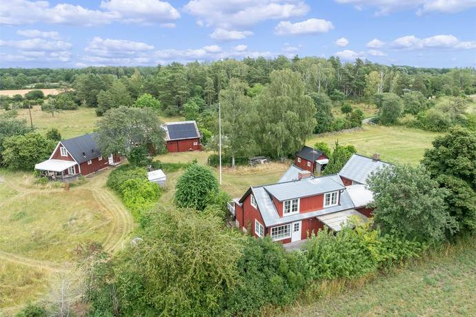 gård/skog på Gamlebygatan 40 Gamleby, Borgholms kommun - bild 2