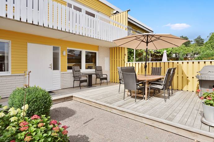 5 rum radhus på Ljungvägen 93 Sjukyrkoberget, Upplands Väsby kommun - bild 1
