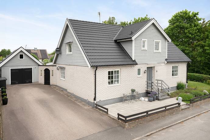 9 rum Villa på Trebackalånggatan 13, Hasselvägen 1A, Hasselvägen 1B Hässleholm - Ekedal Hässleholms kommun - bild 3