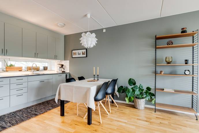 2 rum lägenhet på Skårdalsvägen 11B Bohus, Ale kommun - bild 1