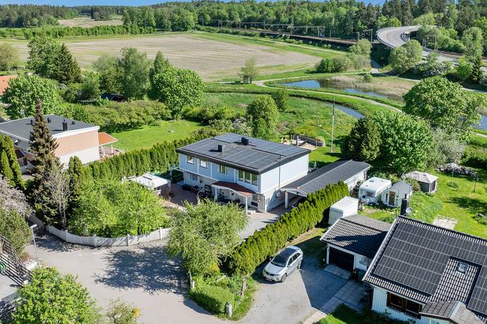 8 rum Villa på Åvägen 6 Runby Upplands Väsby kommun - bild 3