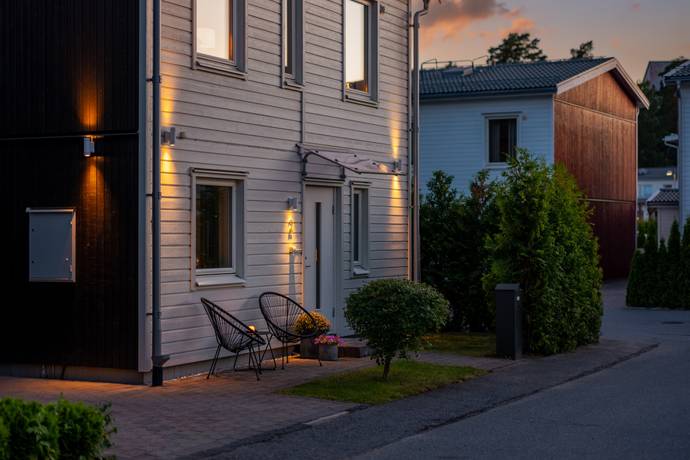 5 rum villa på Norra Årvägen 2 Brunnby Park, Upplands Väsby kommun - bild 2