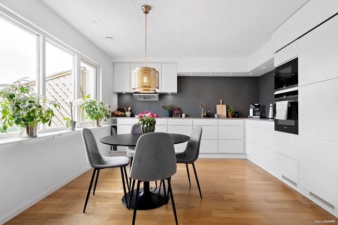 5 rum radhus på Ropgränd 45 Skarpäng, Täby kommun - bild 2