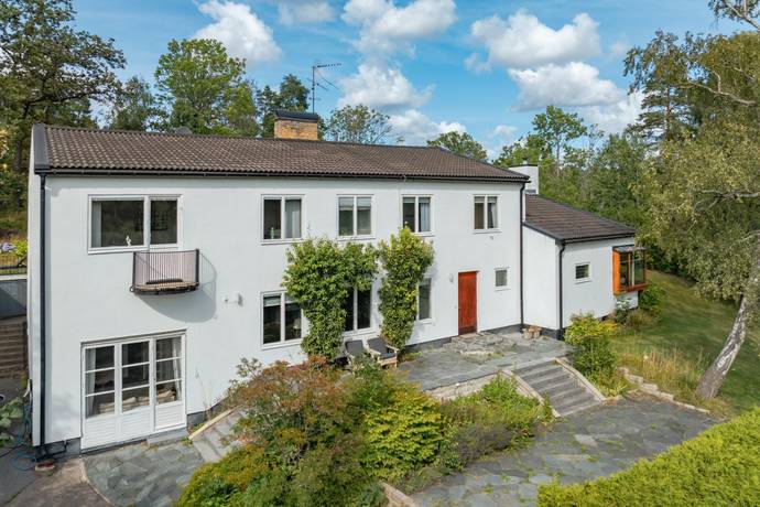villa på Angantyrvägen 20 Djursholm, Danderyds kommun - bild 2